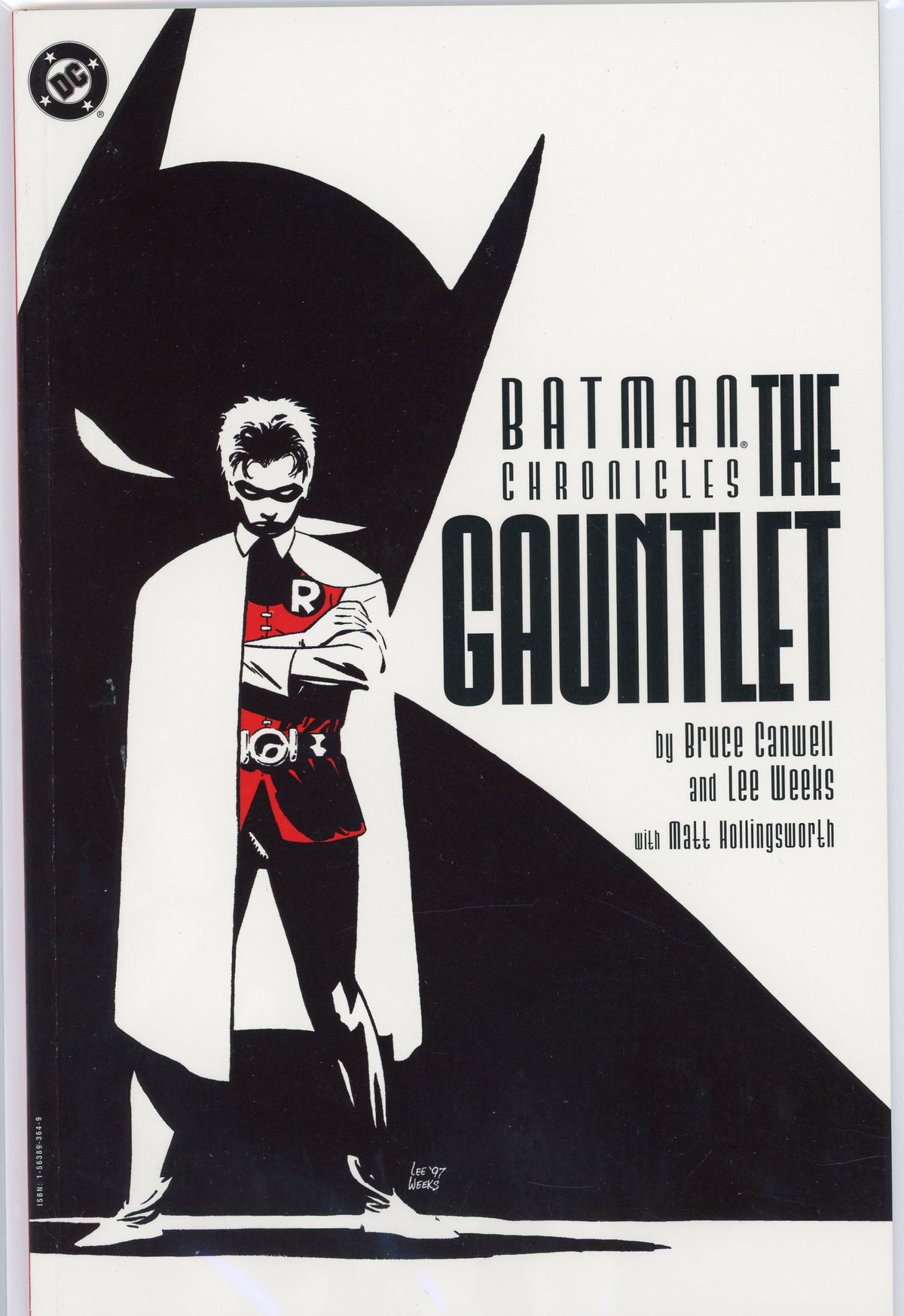 BATMAN CHRONICLES THE GAUNTLET NM BLACK AND WHITE COVER CLASSIC