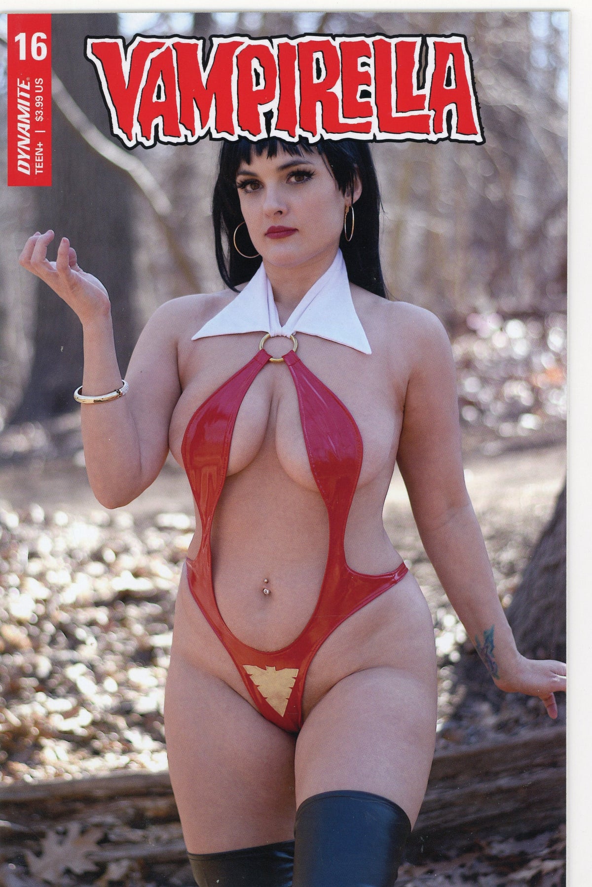 VAMPIRELLA #16 NM 9.6 GORGEOUS AND SEXY PHOTO COVER
