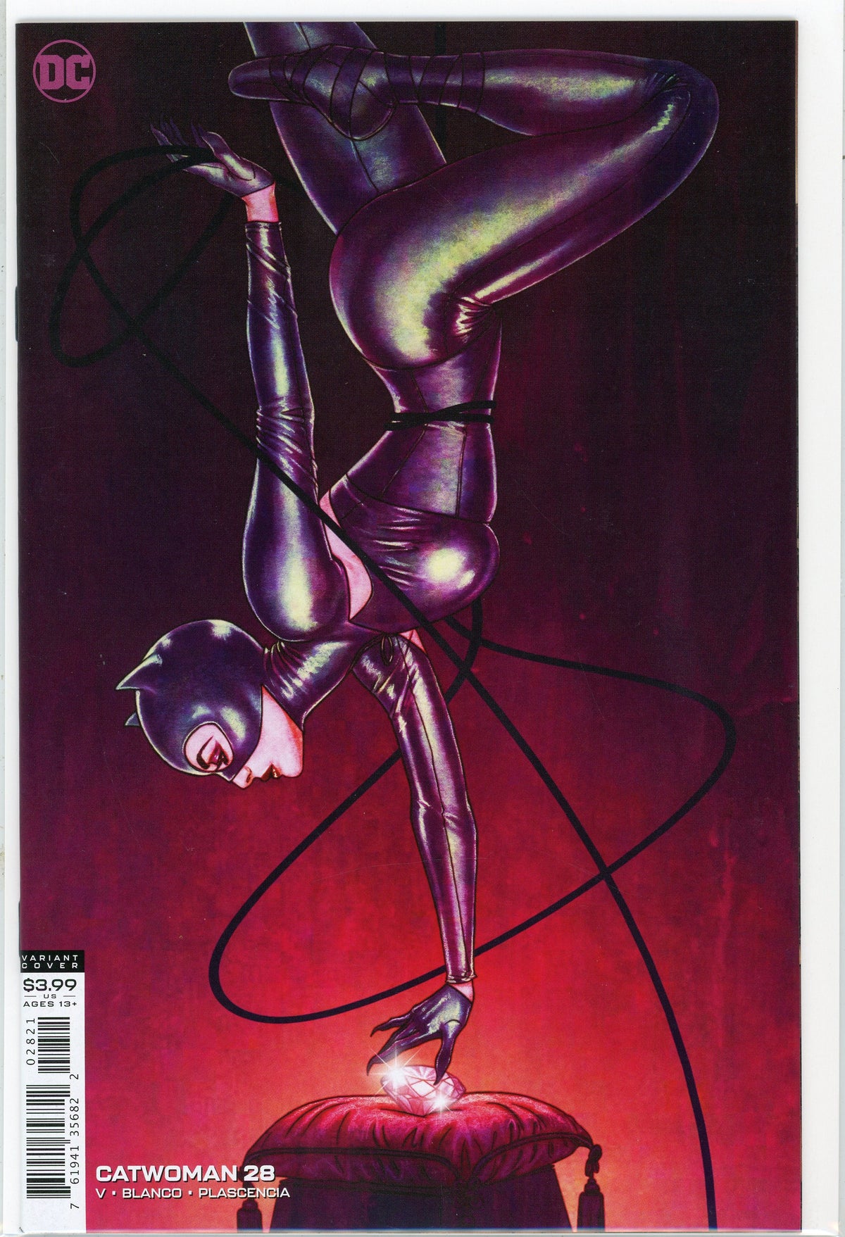 CATWOMAN #28 NM VARIANT ED. MASTERFUL COVER GORGEOUS SHEEN