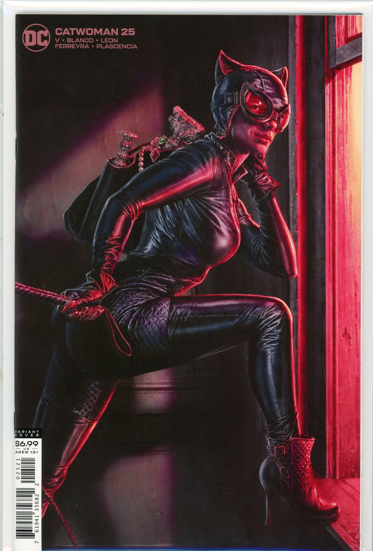 CATWOMAN #25 NM VARIANT ED.   SEXY COVER BRILLIANT GLOSSY SHEEN